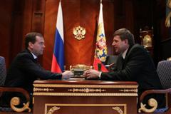 МЕДВЕДЕВ ХОЧЕТ ОБЪЕДИНИТЬ СПБ И ЛО